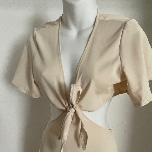 Chic Boho Ivory Crepe Cutout Tie-Front DRESS Size Small - Picture 2 of 15